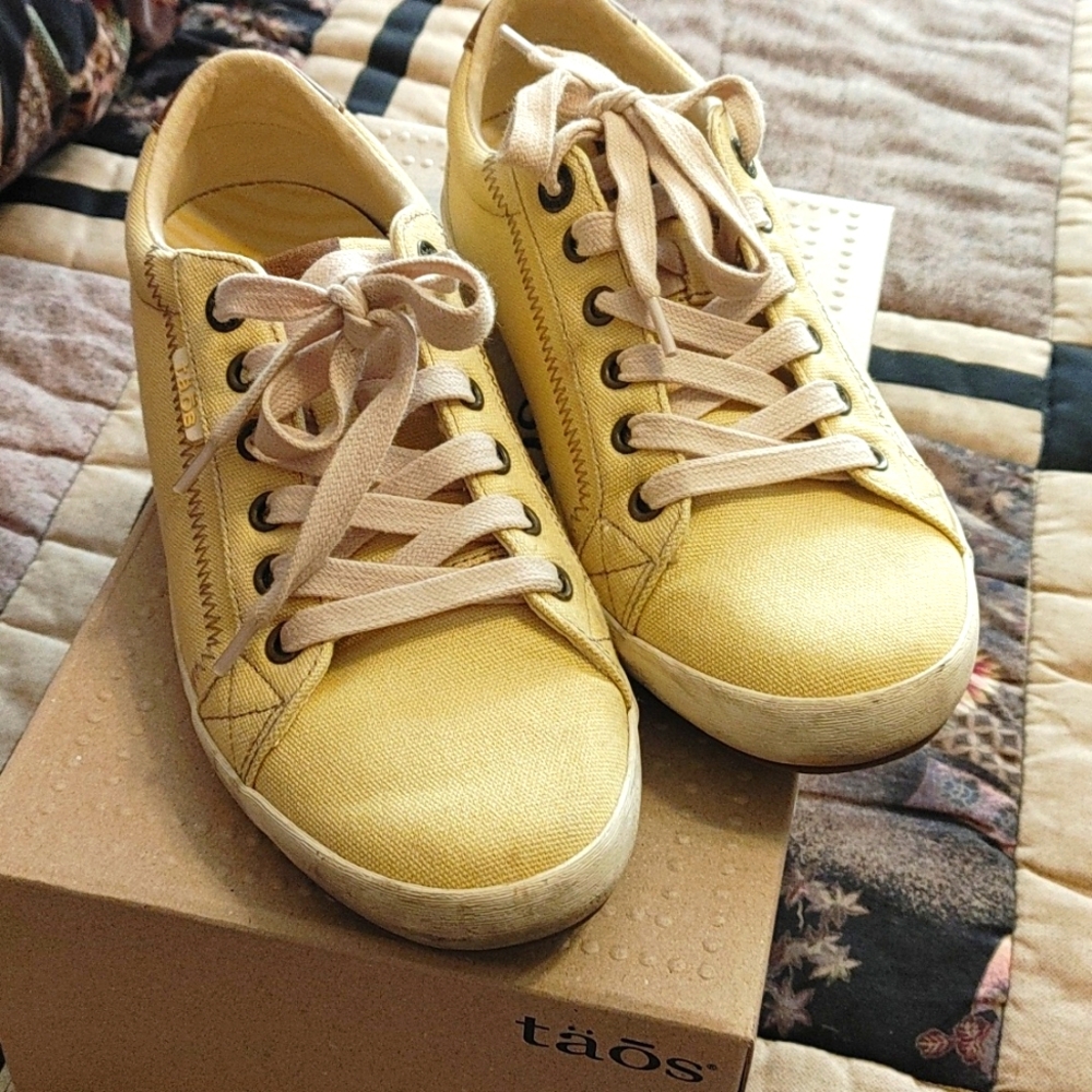 Tao's sneakers